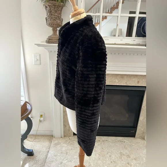 Betsey Johnson Cropped Black Teddy Jacket - Picture 8 of 12